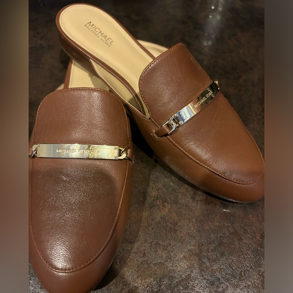MK brown leather mule